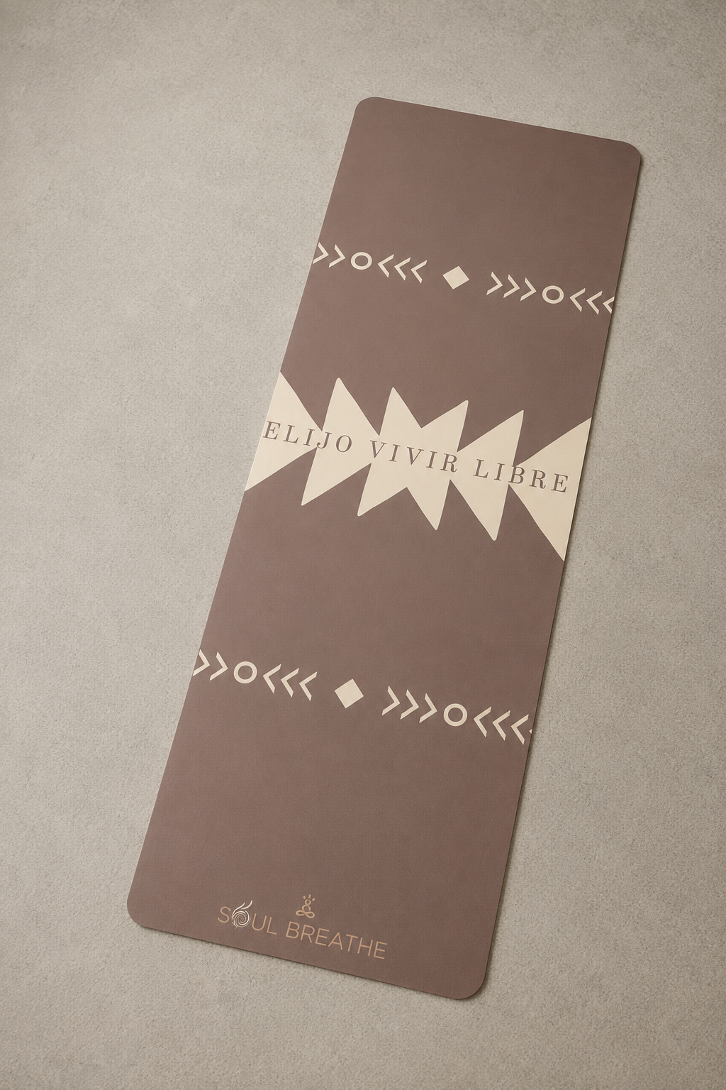 Earthy Native Design with 'Decido Vivir Libre'