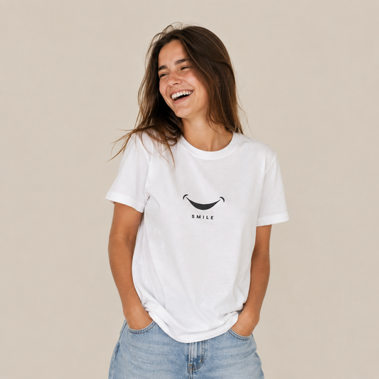 Camiseta Minimalista de Sonrisa