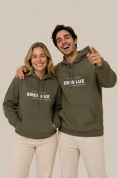 Eres luz en movimiento — Hoodie